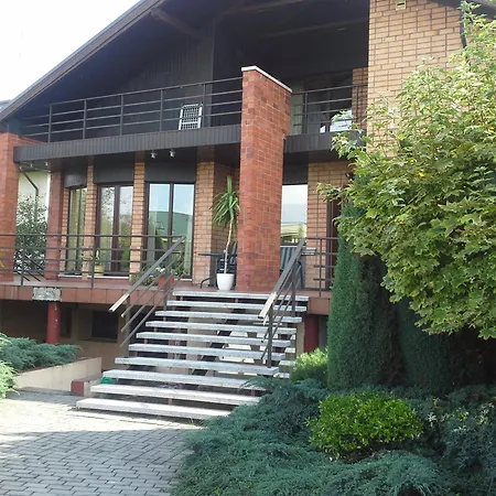 Studija Viloje-quiet 15 Min From Airport Homestay