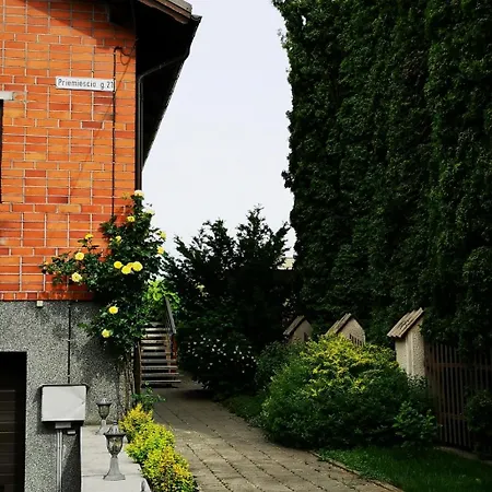 Studija Viloje-quiet 15 Min From Airport Privatunterkunft